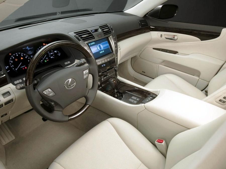  Lexus LS460 2006 года  (фото 160 из 200)